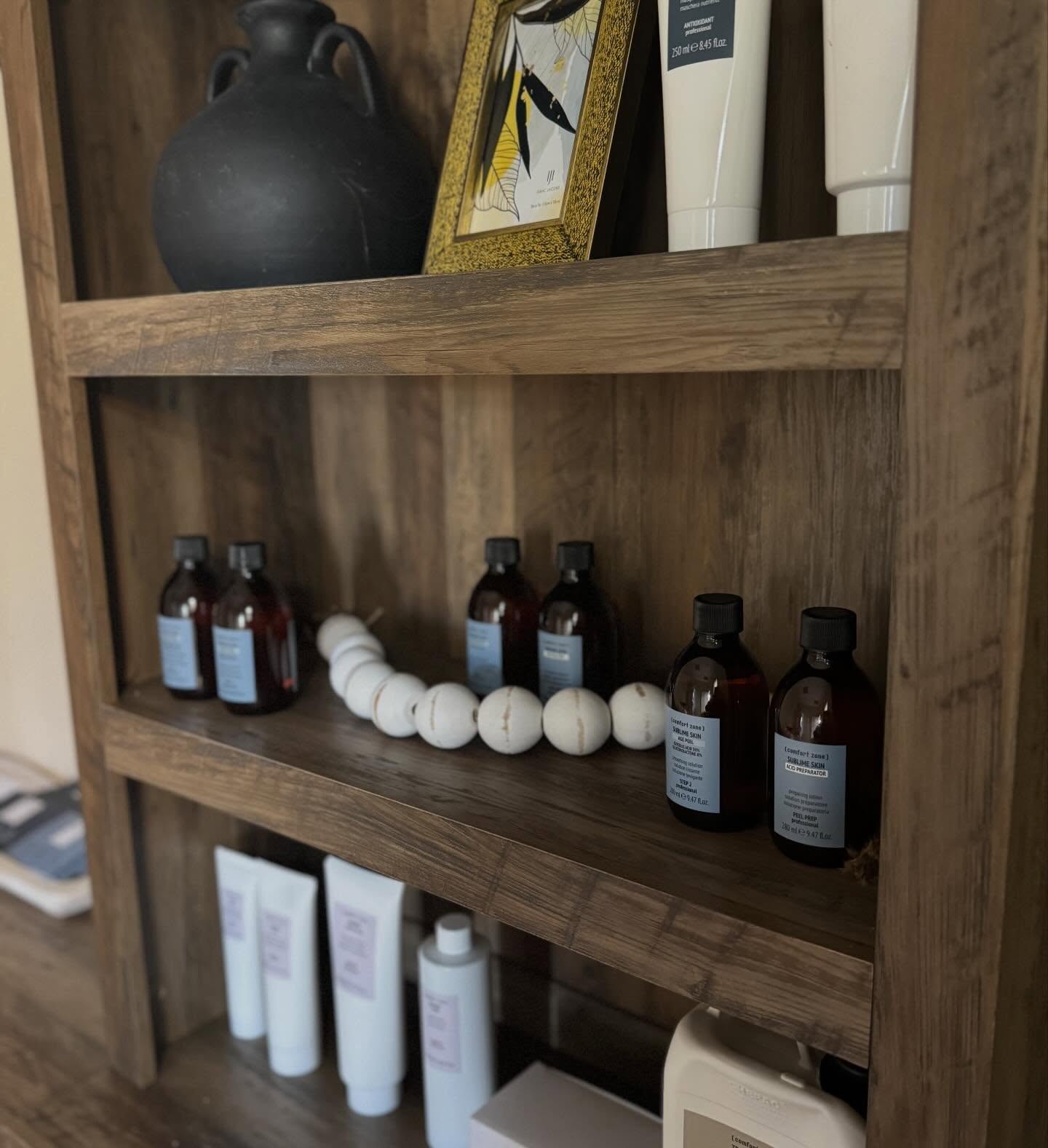 Salon and studio space